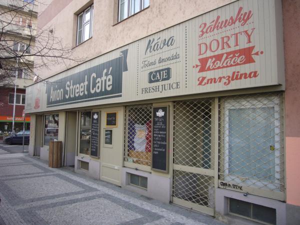 Avion Street Café